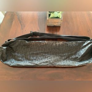 Black lululemon yoga mat bag